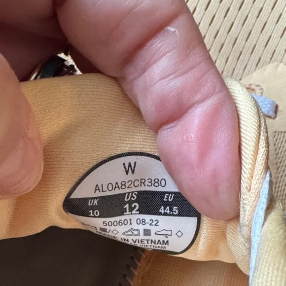 Altra Women's Peach Athletic Shoes - Picture 4 of 6